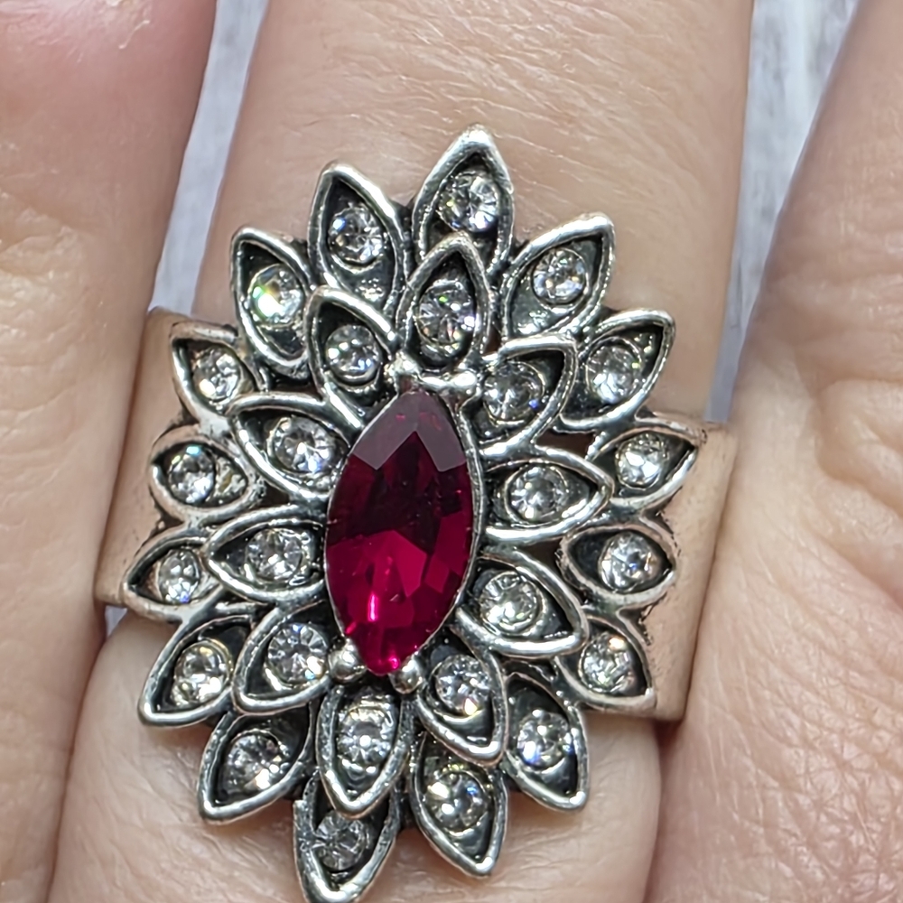 Elegant Pink and Silver Women's Ring